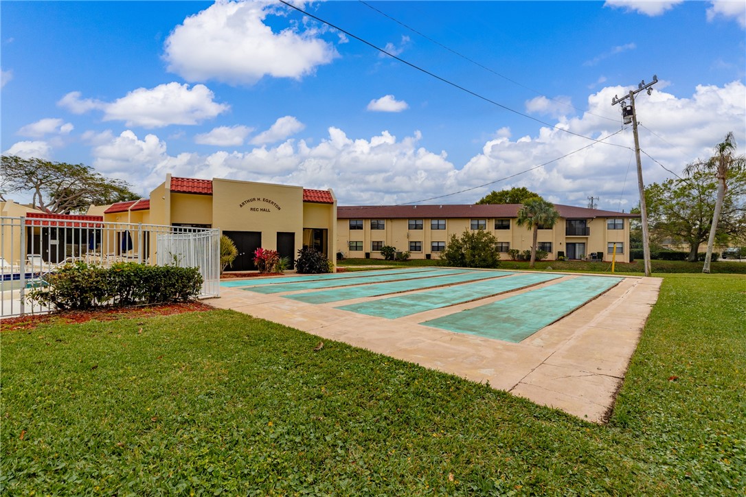 2050 Oleander Boulevard 301