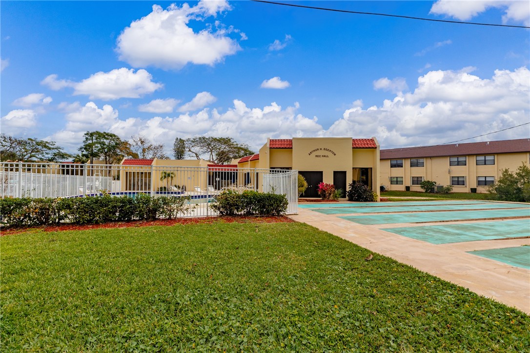2050 Oleander Boulevard 301