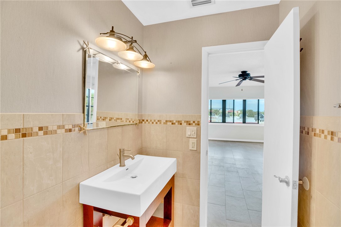 2050 Oleander Boulevard 301