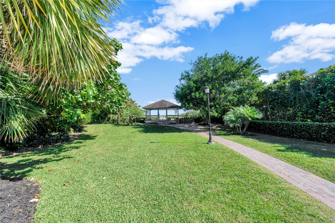 950 Winding River Road
