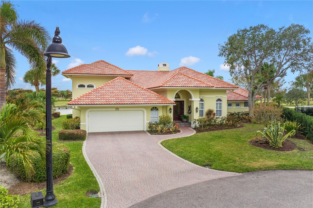 1885 Paseo Del Lago Lane