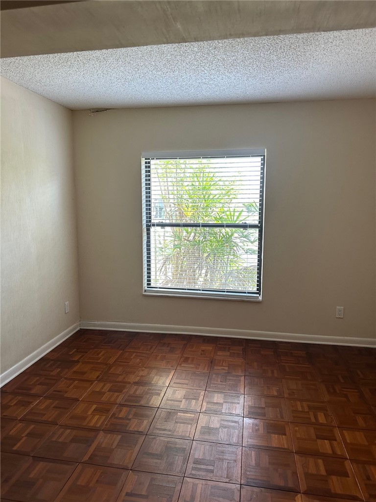 15 Tarpon Drive