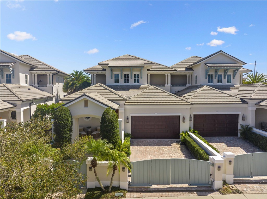 21 Royal Palm Point C