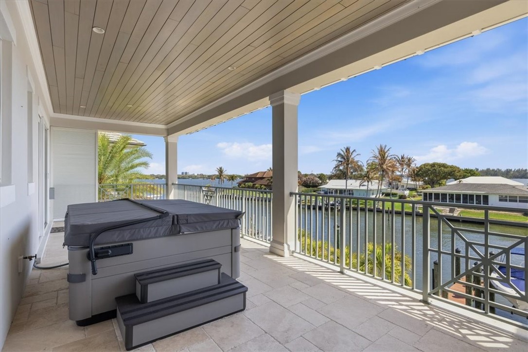 21 Royal Palm Point C