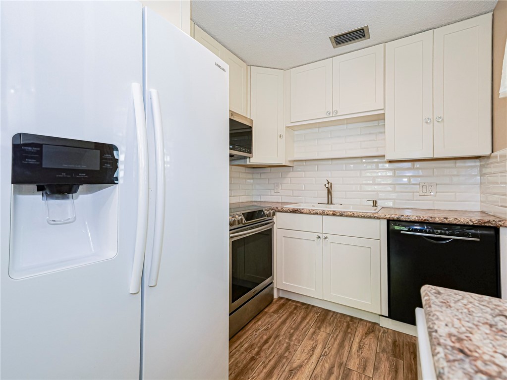 6 Vista Gardens Trail 205