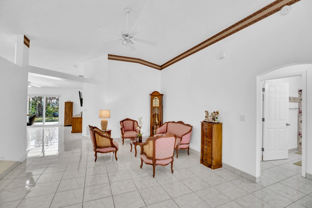 206 10th Court