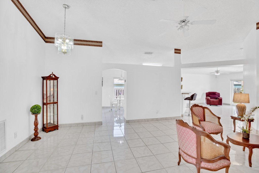 206 10th Court