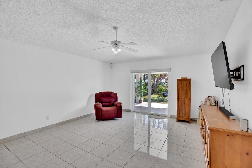 206 10th Court