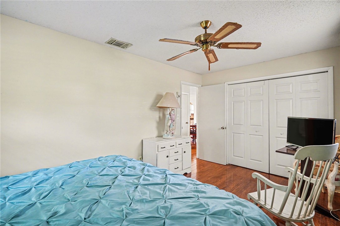 748 Cranbrook Avenue NE