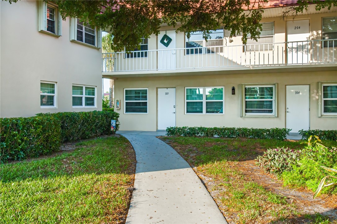 78 Royal Oak Drive 103