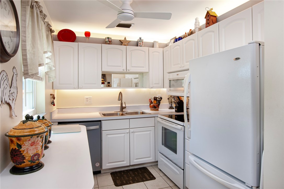 78 Royal Oak Drive 103