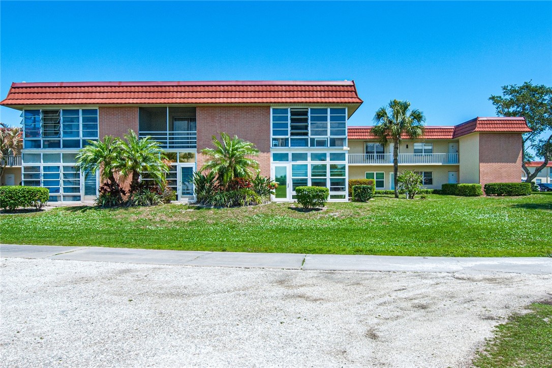 78 Royal Oak Drive 103