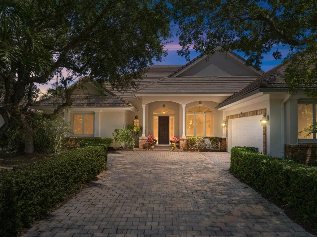 120 N White Jewel Court
