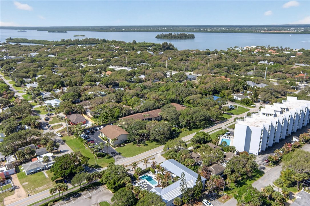 910 E Causeway Boulevard A4