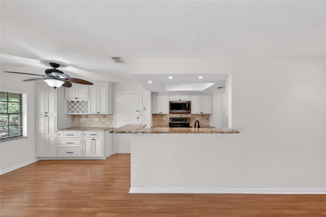910 E Causeway Boulevard A4