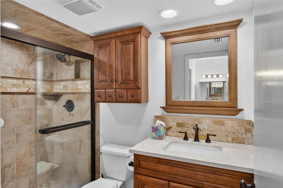 910 E Causeway Boulevard A4