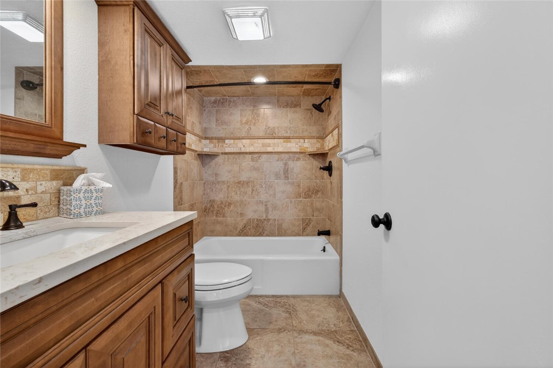 910 E Causeway Boulevard A4