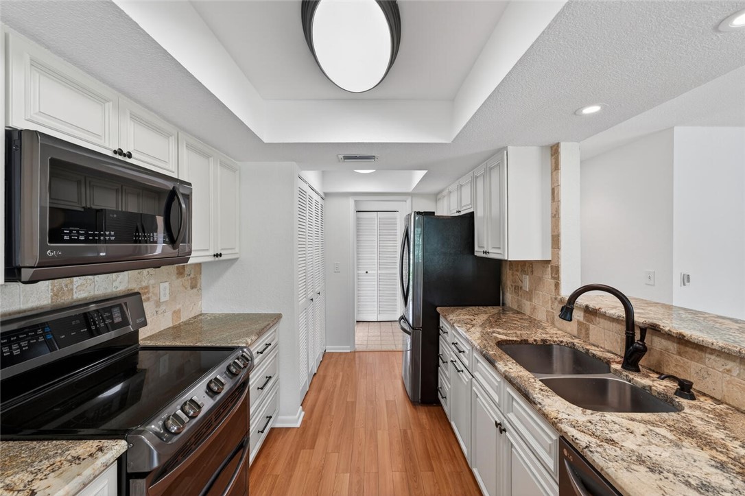 910 E Causeway Boulevard A4