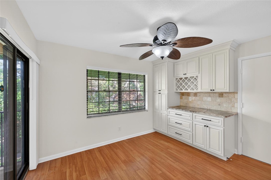 910 E Causeway Boulevard A4