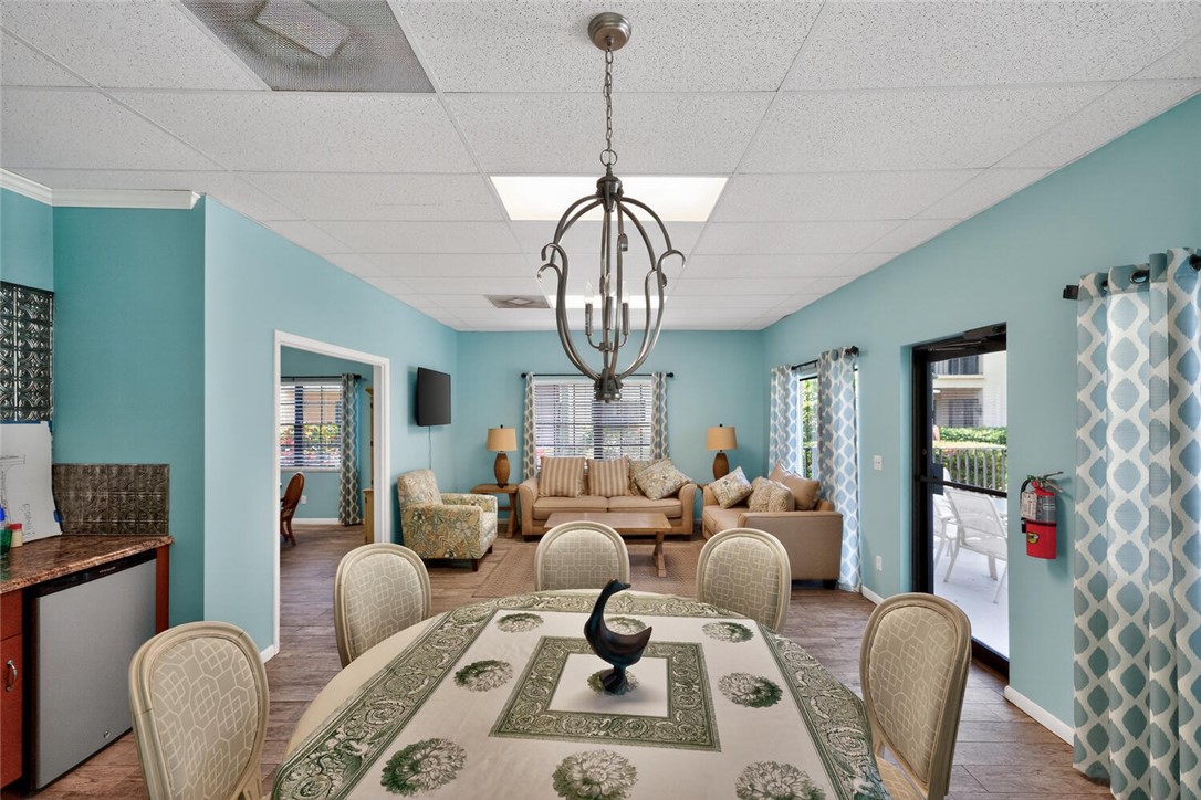 910 E Causeway Boulevard A4