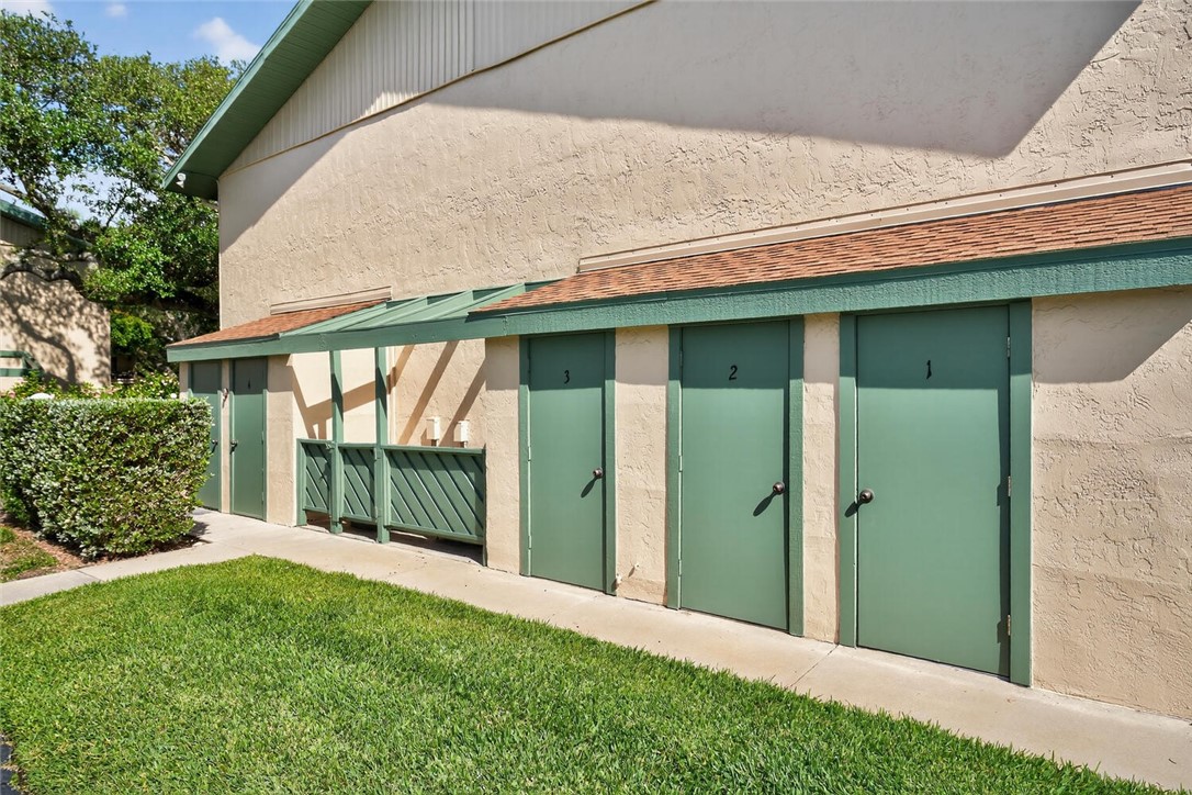 910 E Causeway Boulevard A4