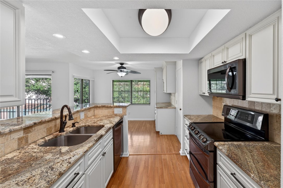 910 E Causeway Boulevard A4