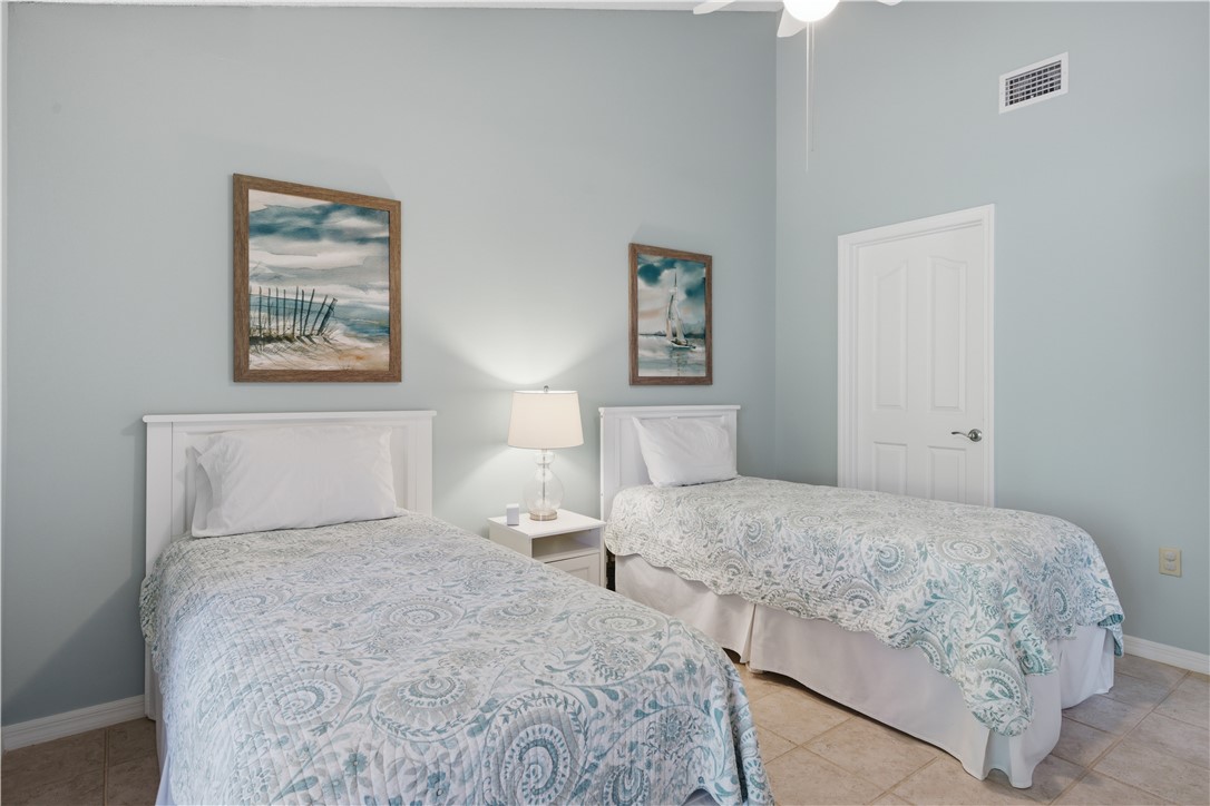 1334 Coral Park Lane 403