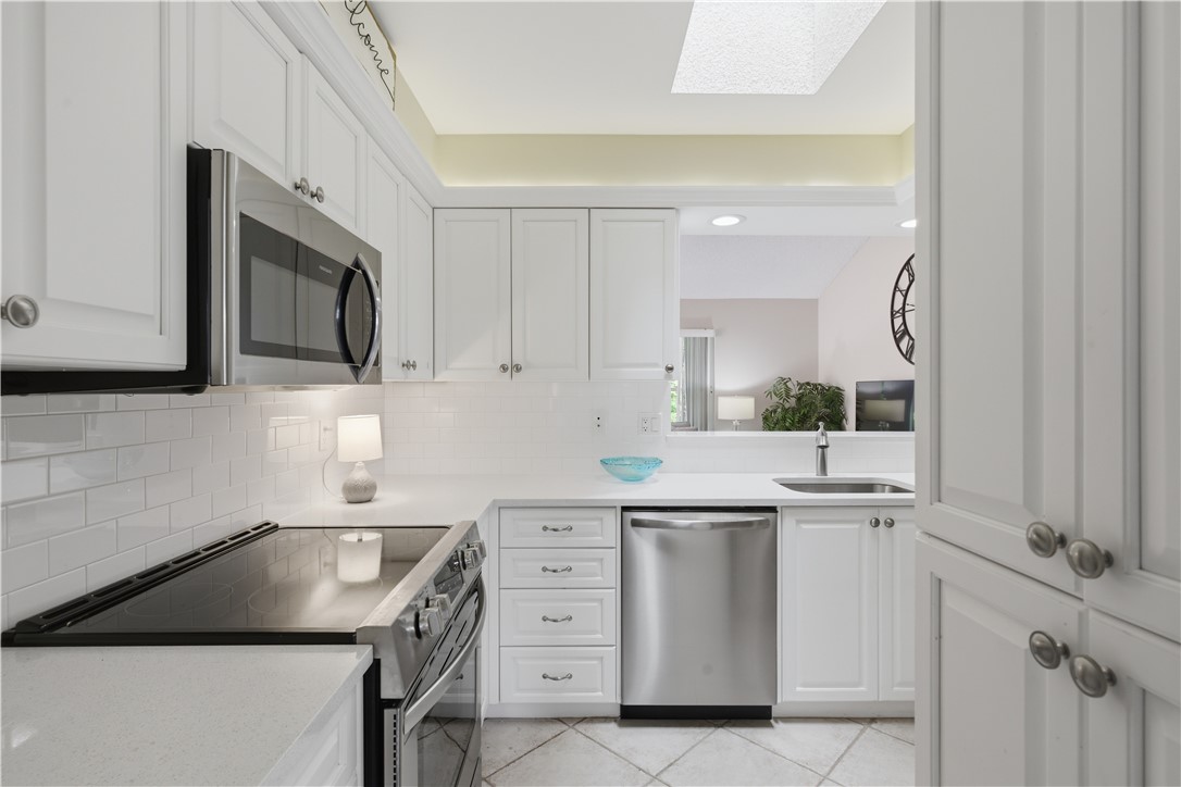 1334 Coral Park Lane 403
