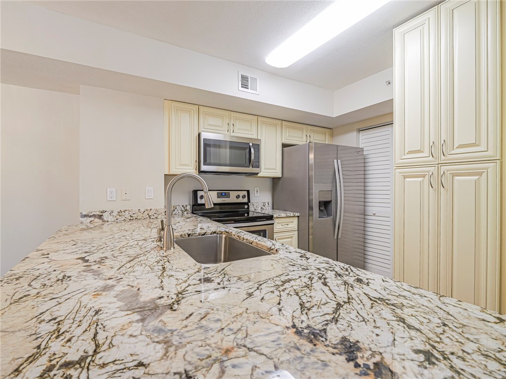 1590 S 42nd Circle 105
