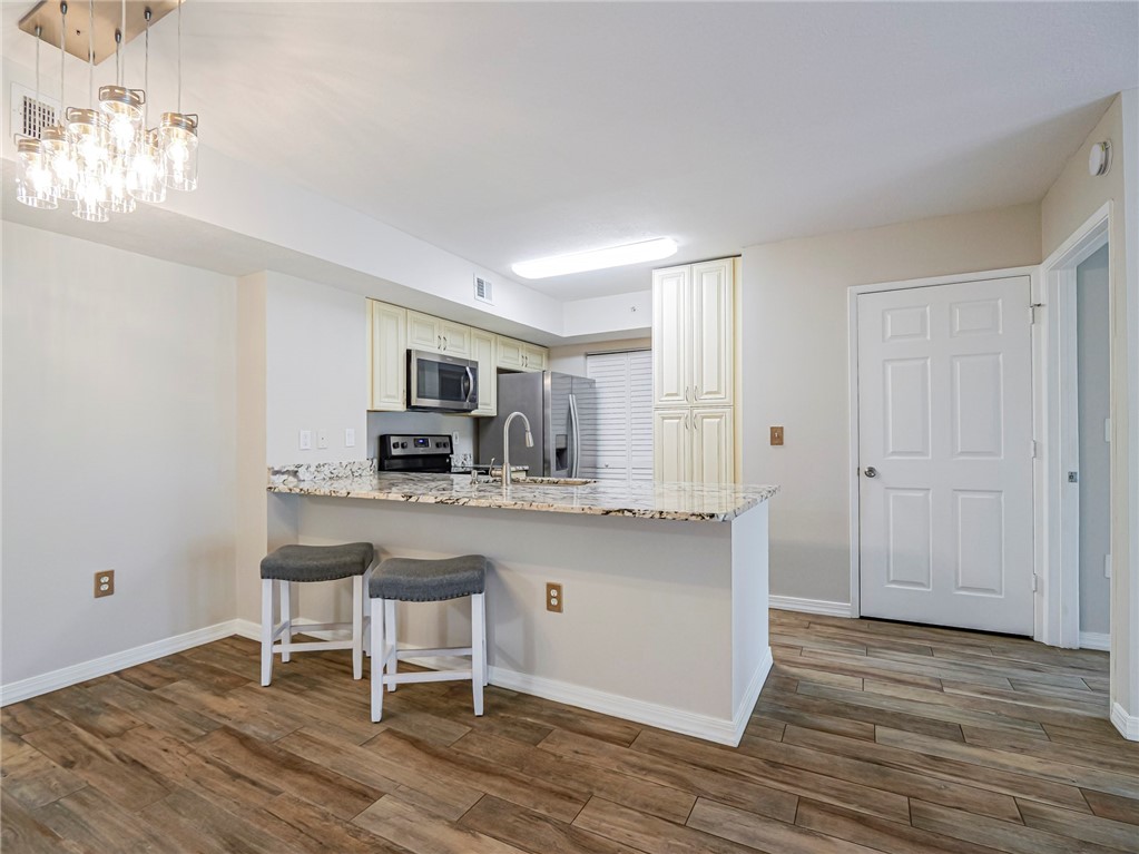 1590 S 42nd Circle 105