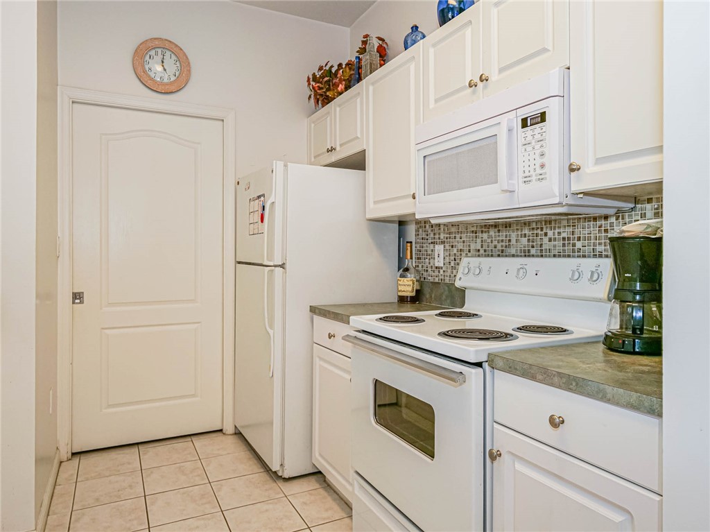 5025 Fairways Circle B209