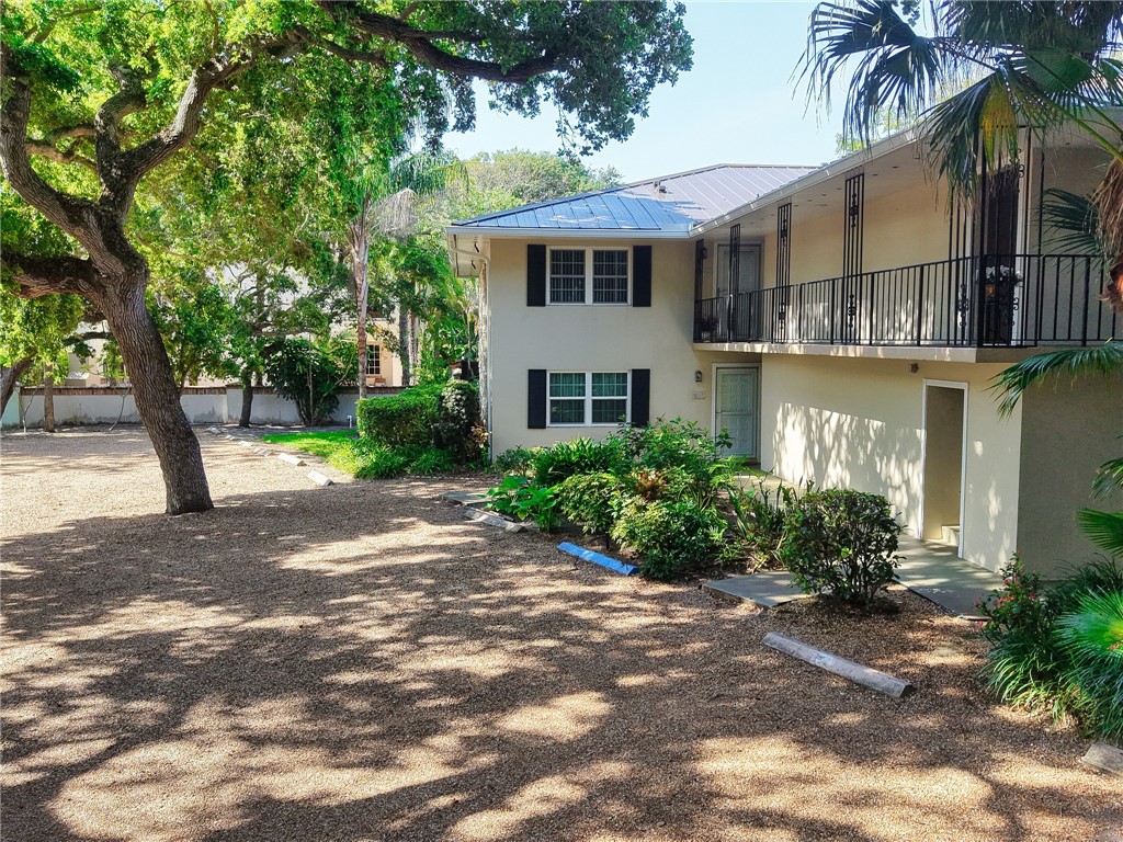 800 Coquina Lane 103