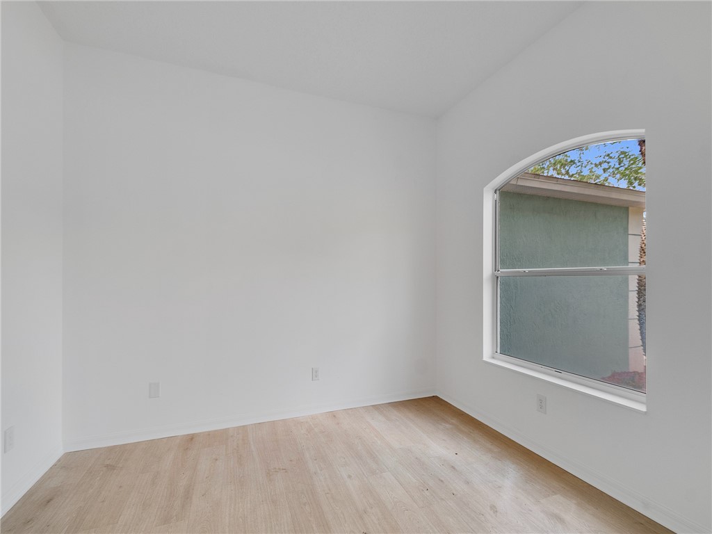 424 53rd Square