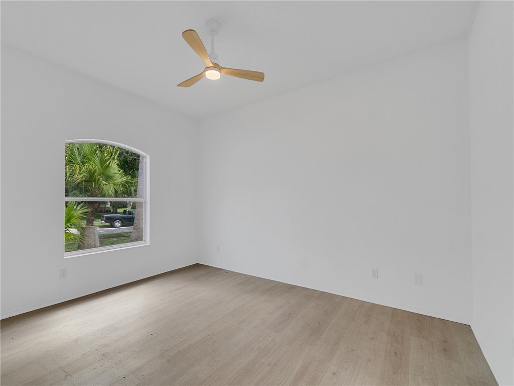 424 53rd Square
