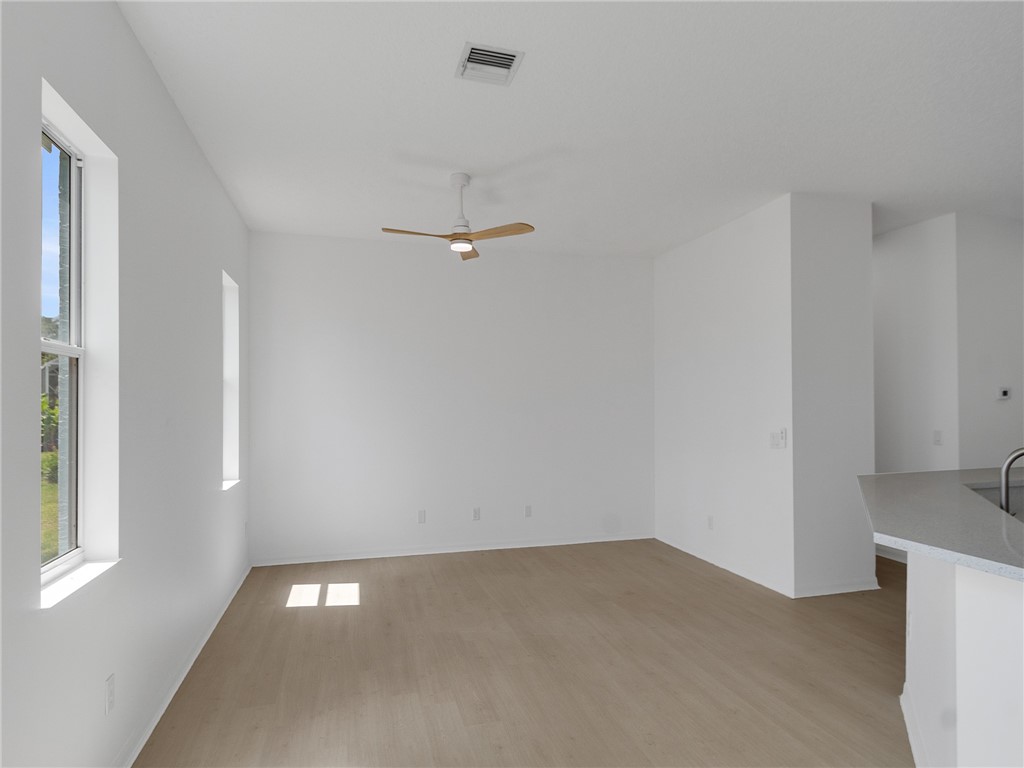 424 53rd Square