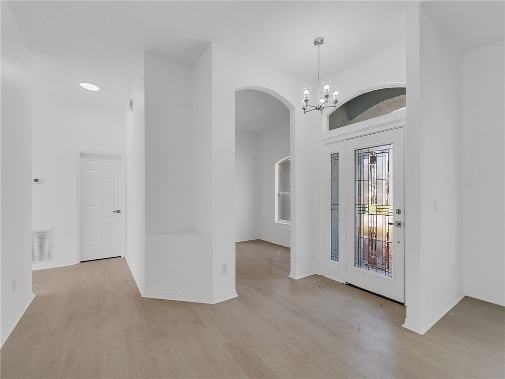 424 53rd Square