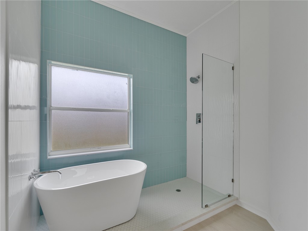424 53rd Square