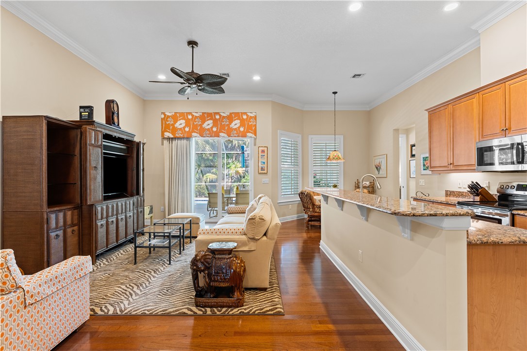8975 Palm Breeze Terrace
