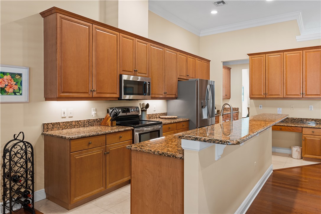 8975 Palm Breeze Terrace
