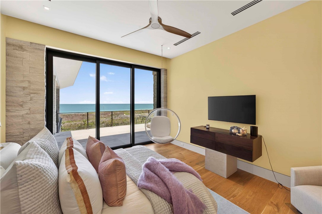 2120 S Highway A1a None