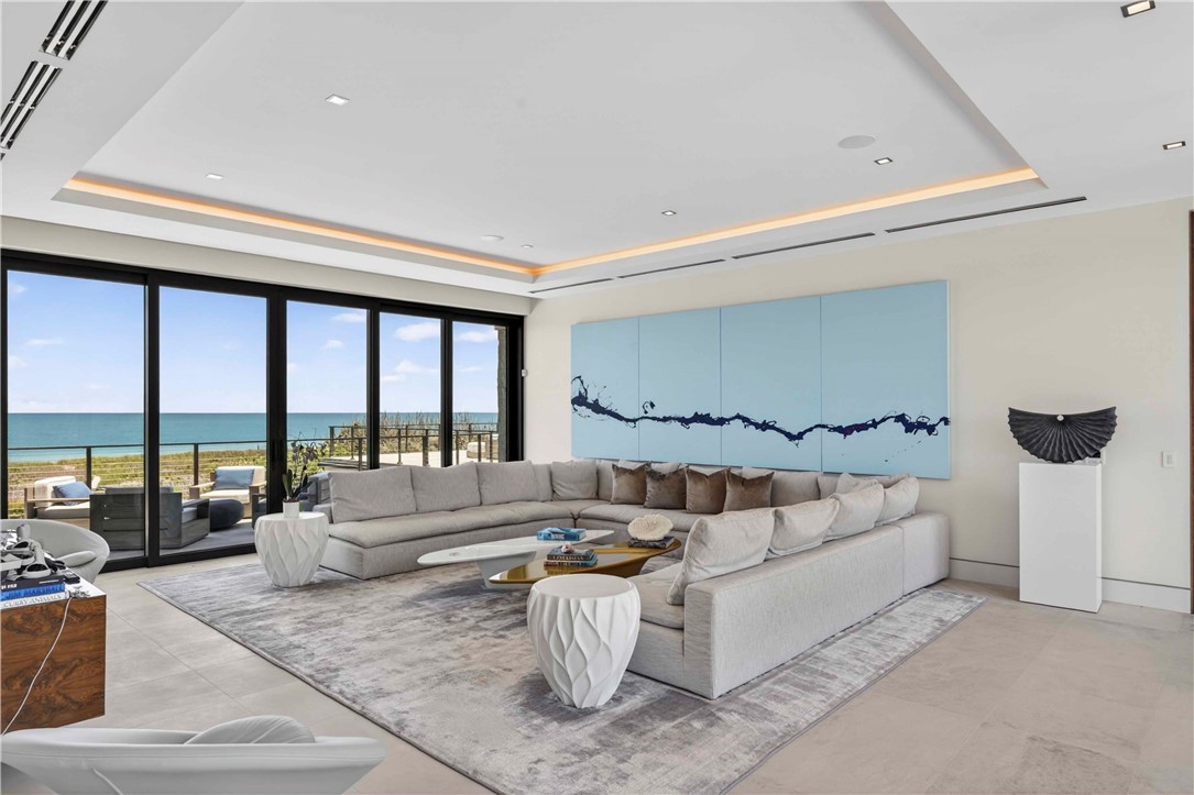 2120 S Highway A1a None