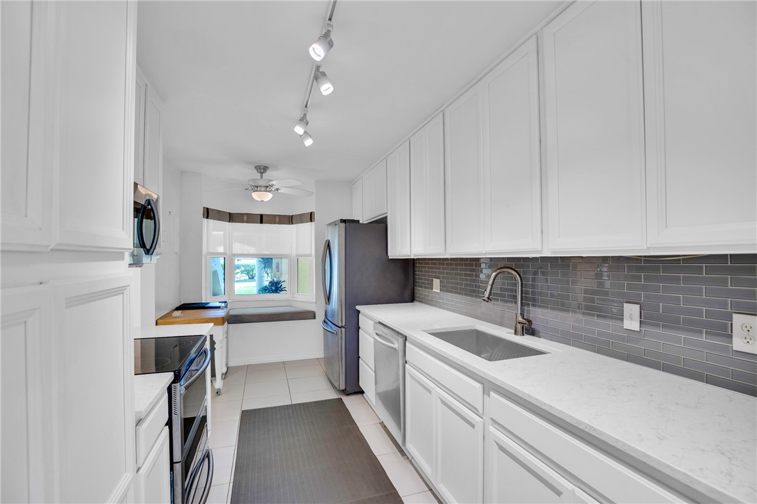 365 N Grove Isle Circle 365