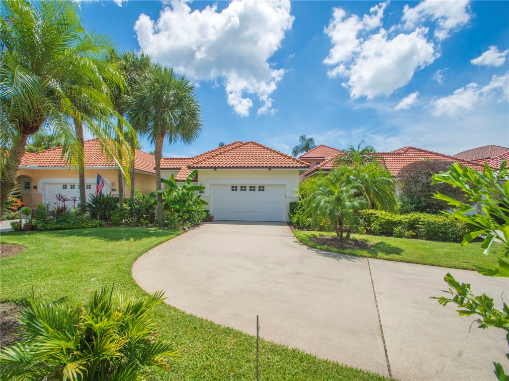 1733 Victoria Circle