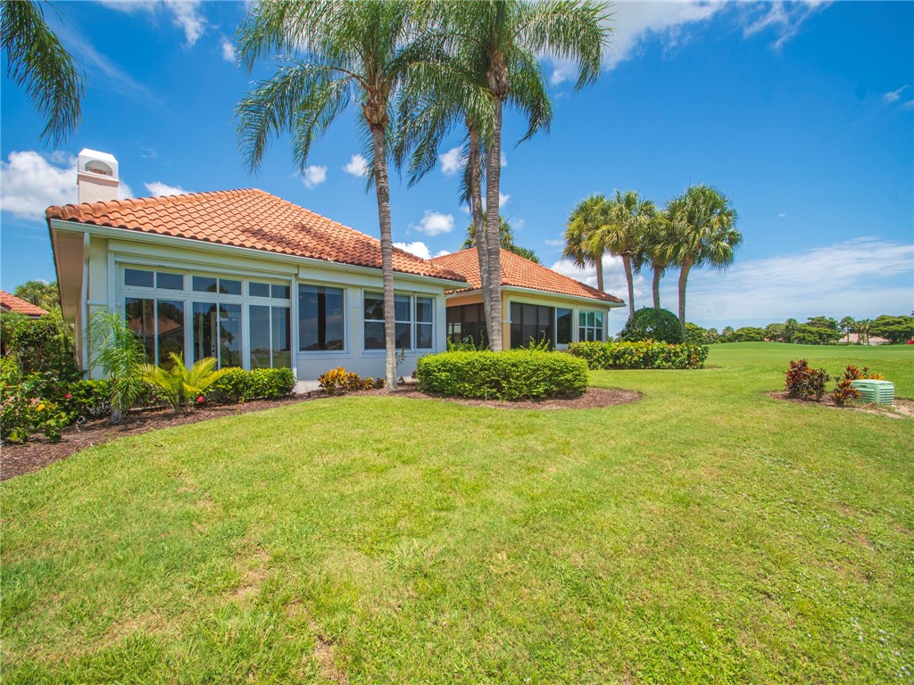 1733 Victoria Circle