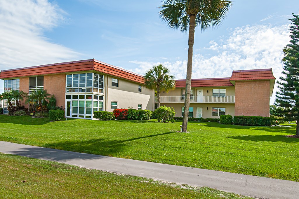 78 Royal Oak Drive 201