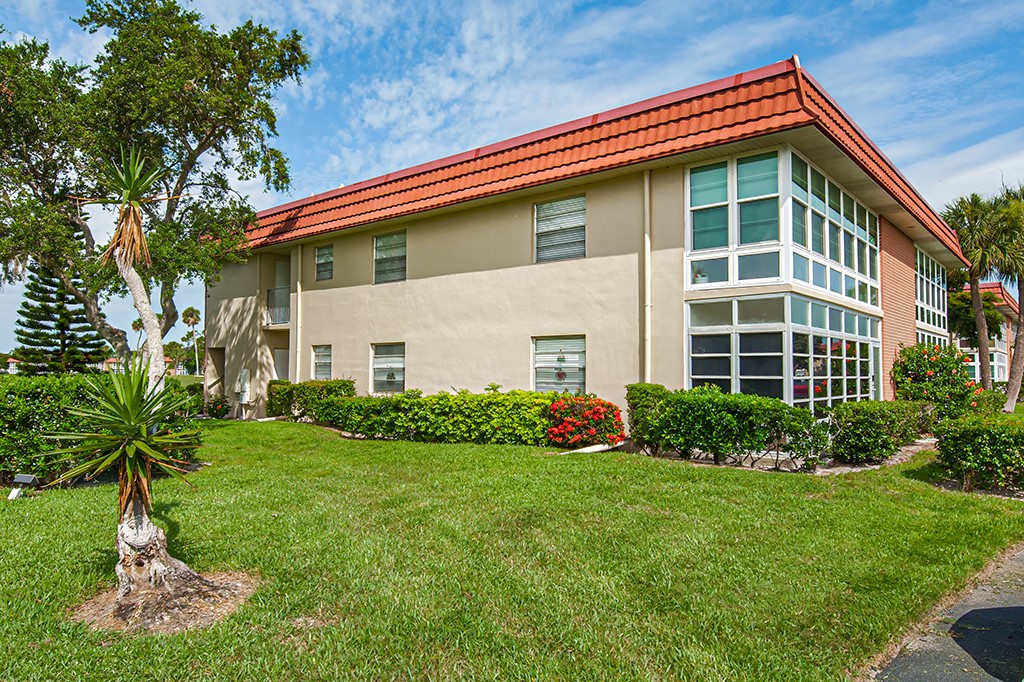 78 Royal Oak Drive 201