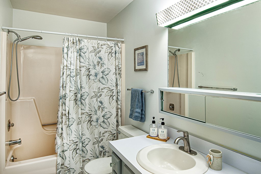 78 Royal Oak Drive 201