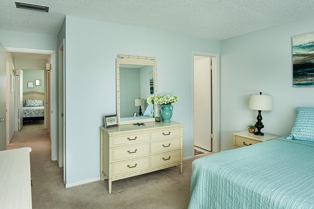 78 Royal Oak Drive 201