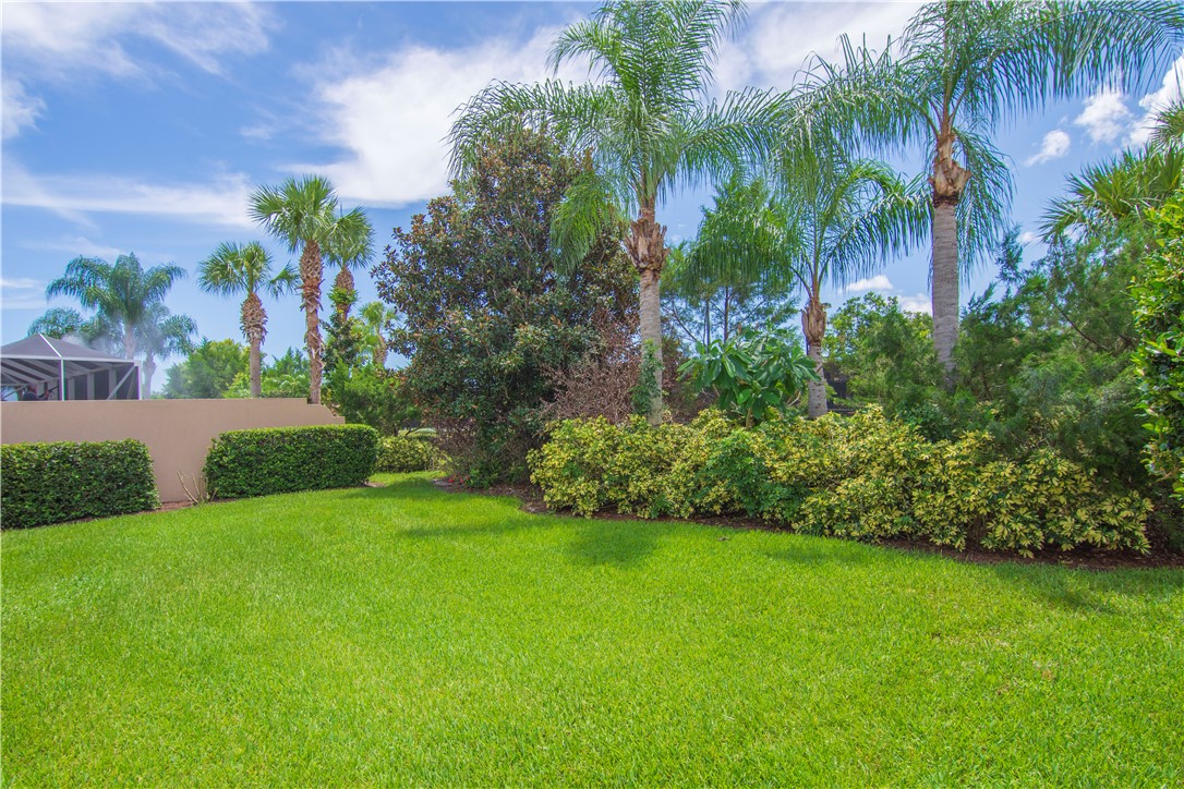 5297 Eleuthra Circle