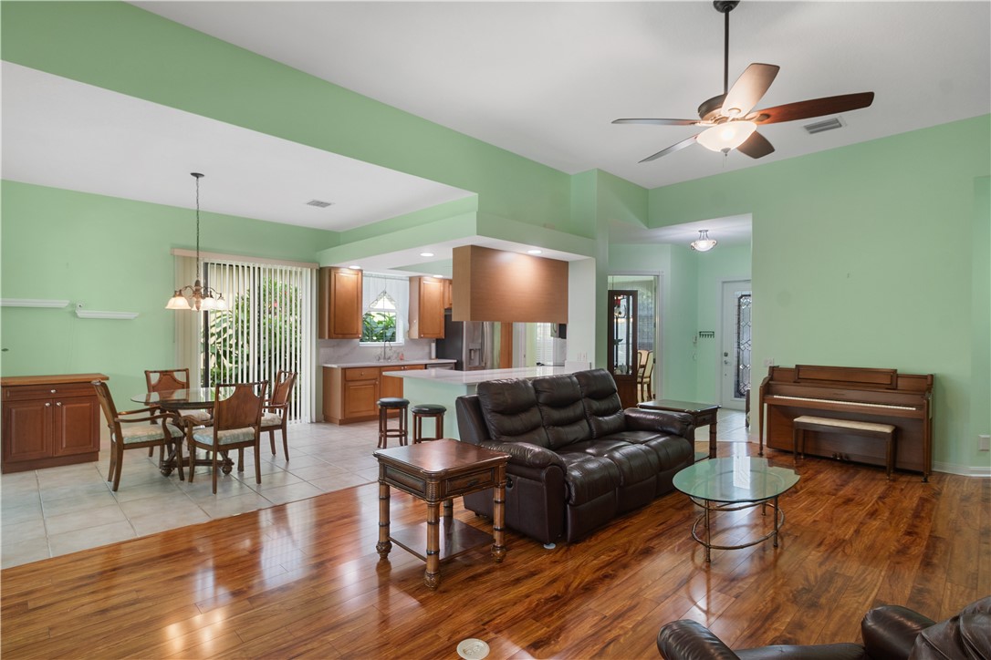 5297 Eleuthra Circle